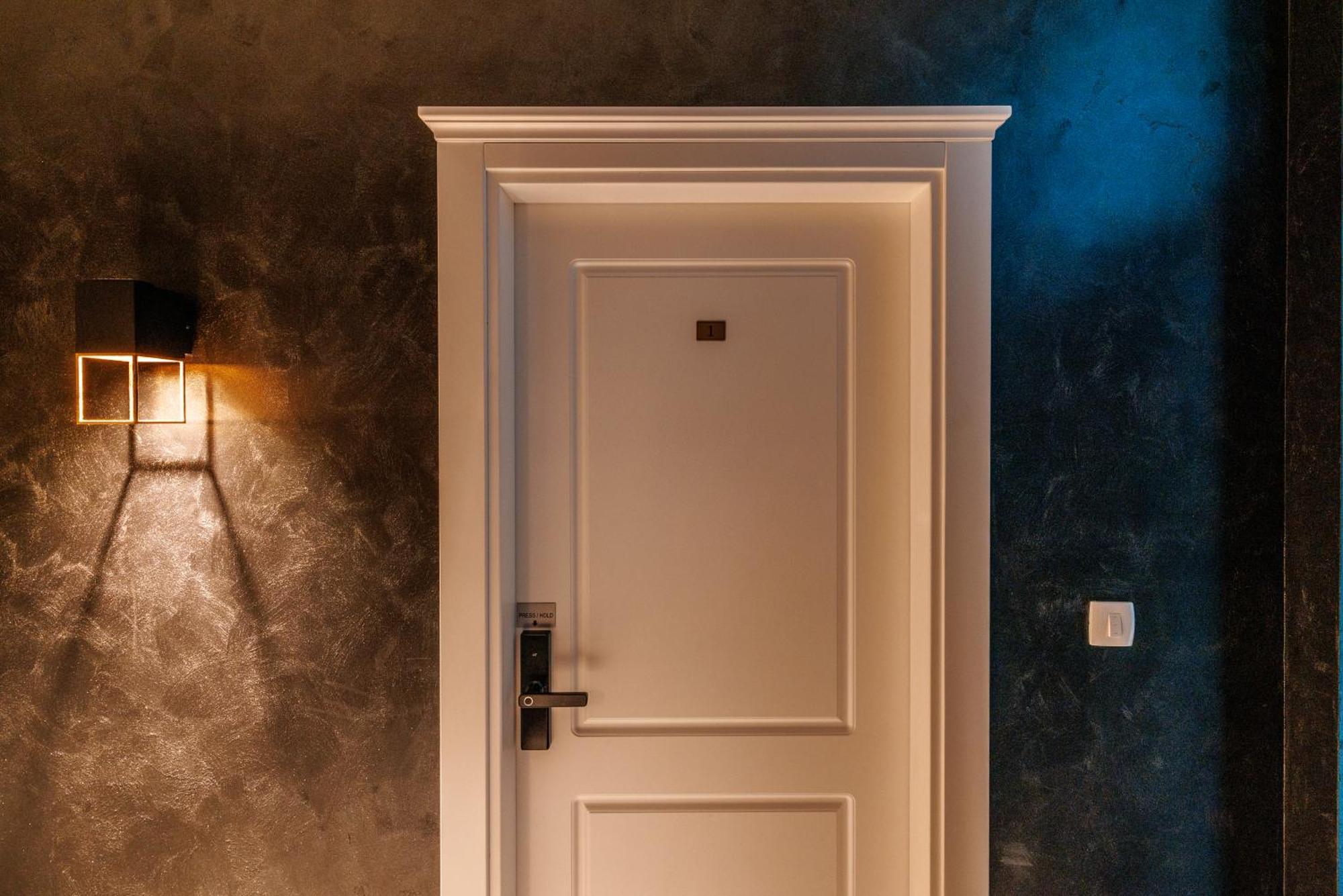 White Unique Apart Niksic Exterior foto