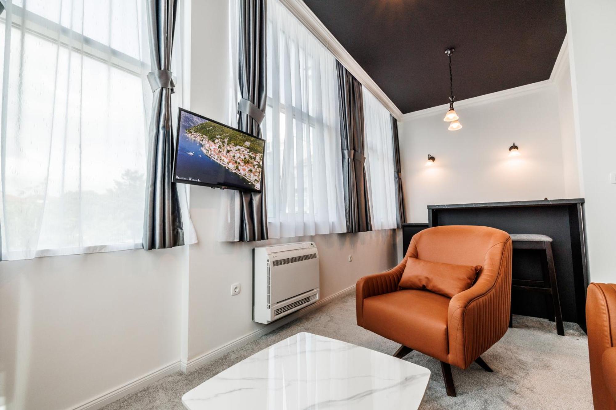White Unique Apart Niksic Exterior foto